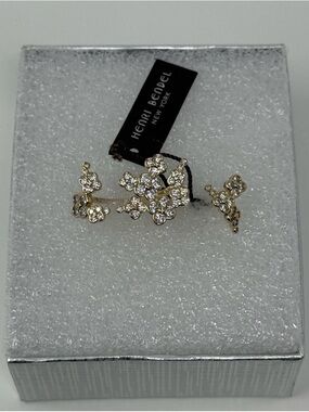 Henri Bendel double gold , petal cluster,crystals, size 4